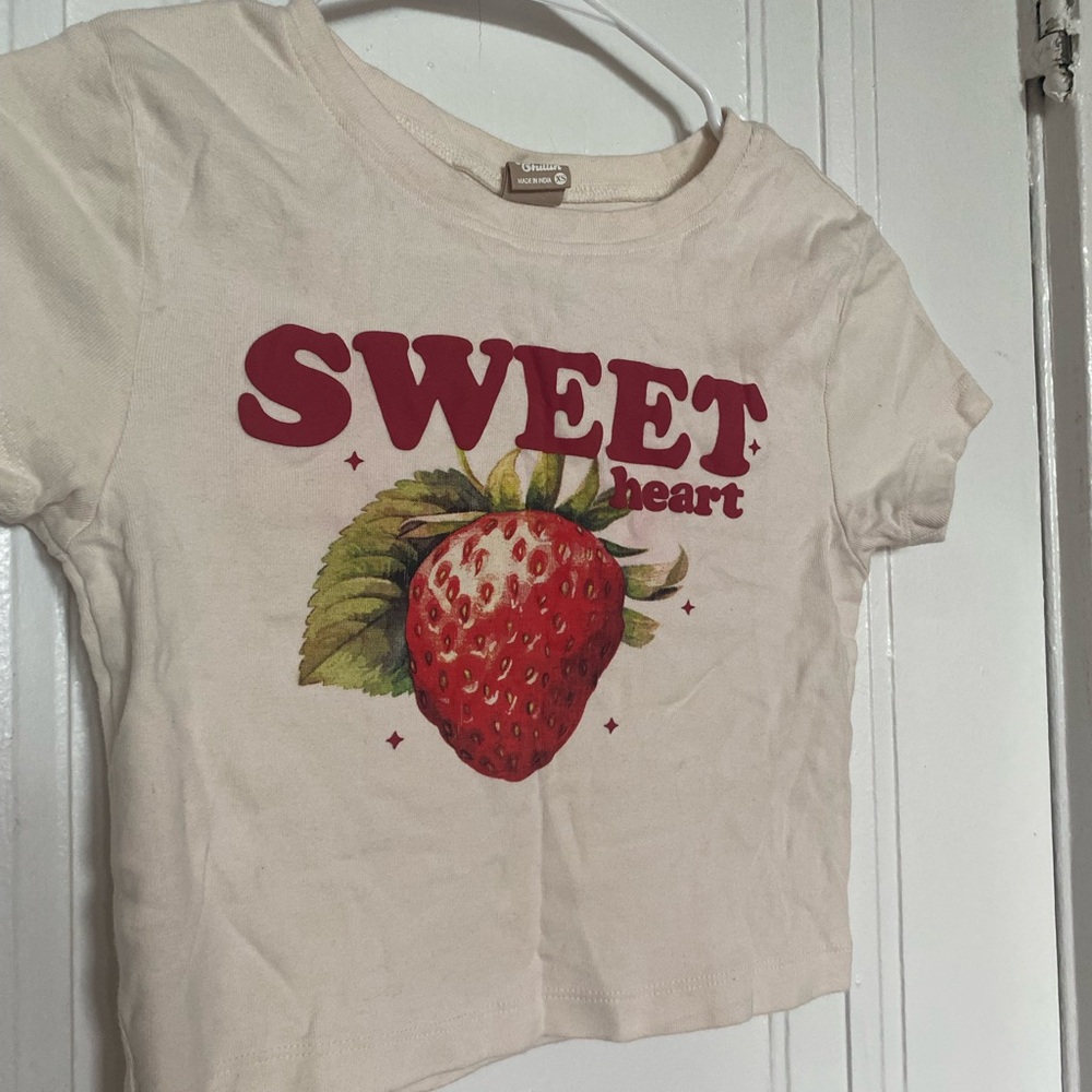 Strawberry Sweetheart (super) Crop Top